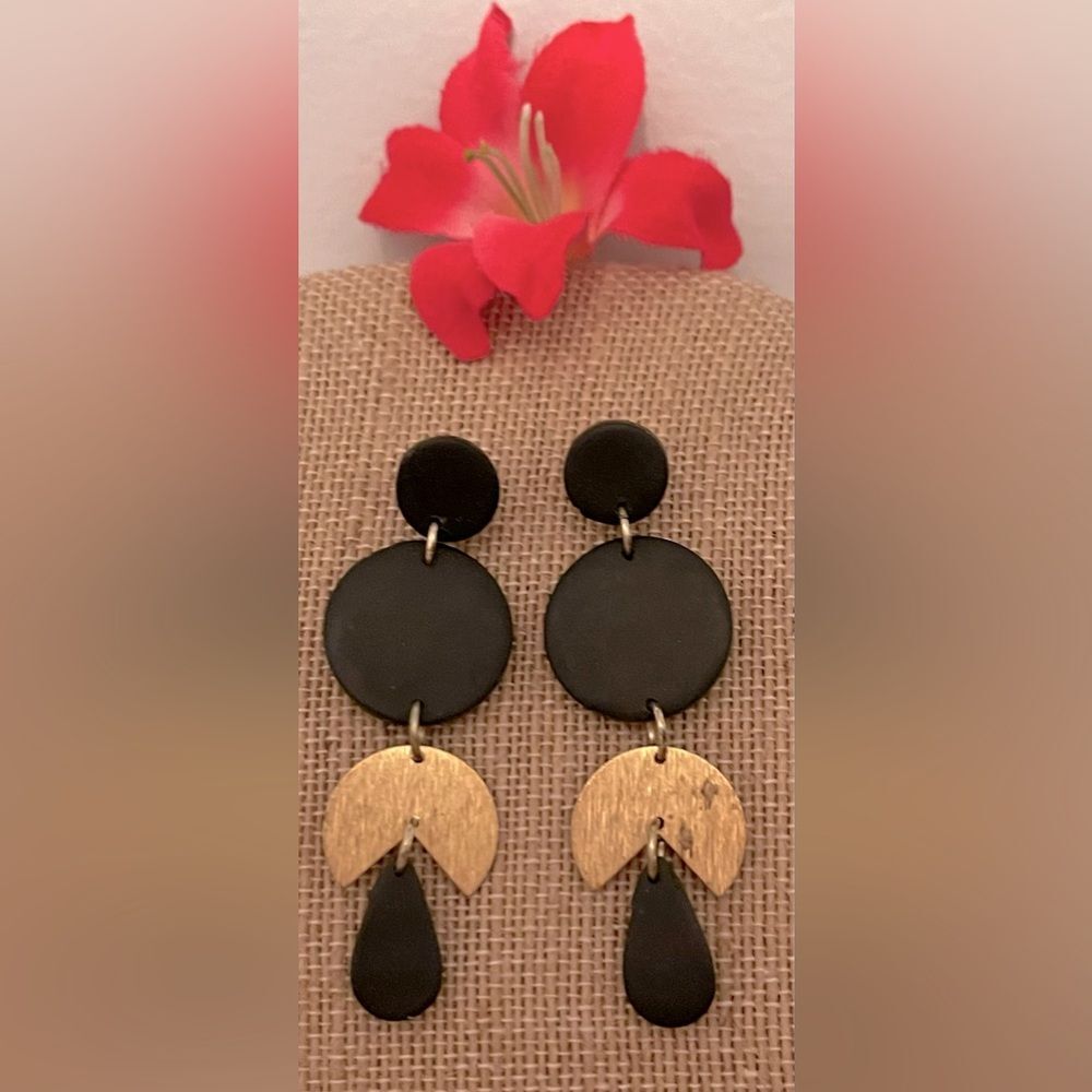 Adorable handmade & unique black & gold dainty earrings!
